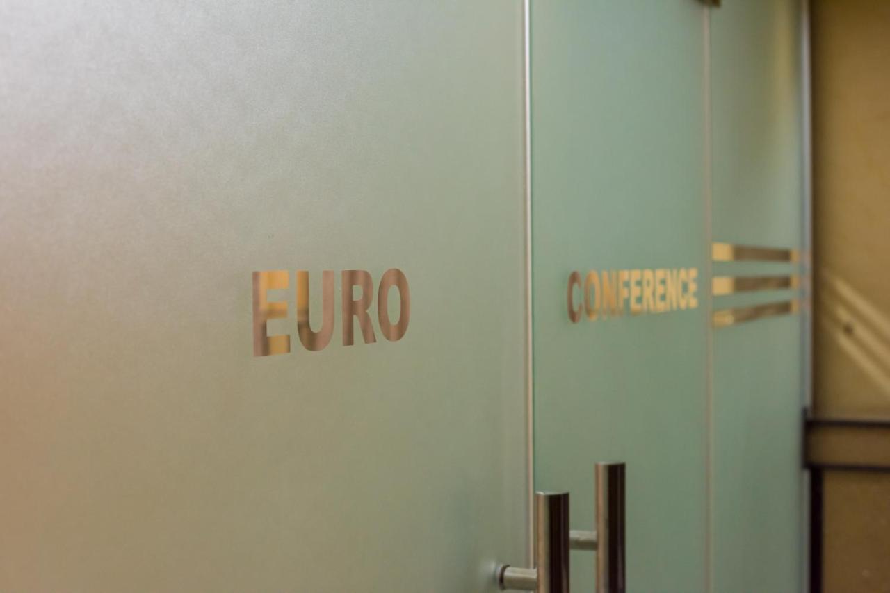 Euro Hotel And Apartments Dar es Salaam Ngoại thất bức ảnh